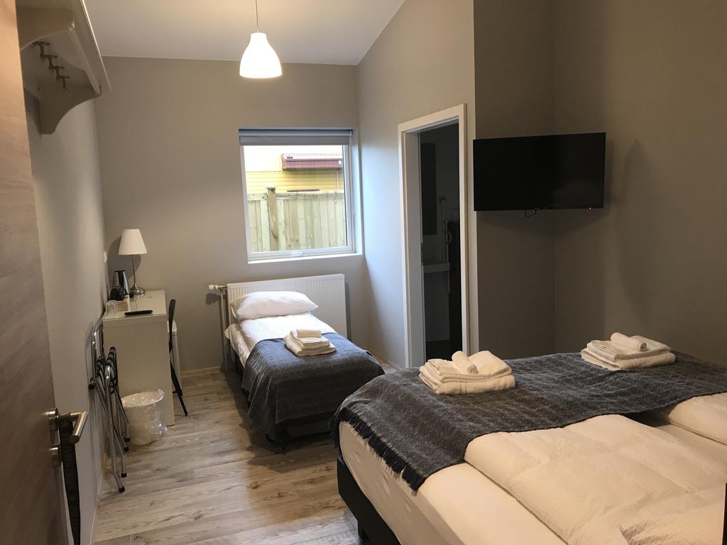 Reykjadalur Guesthouse room 5